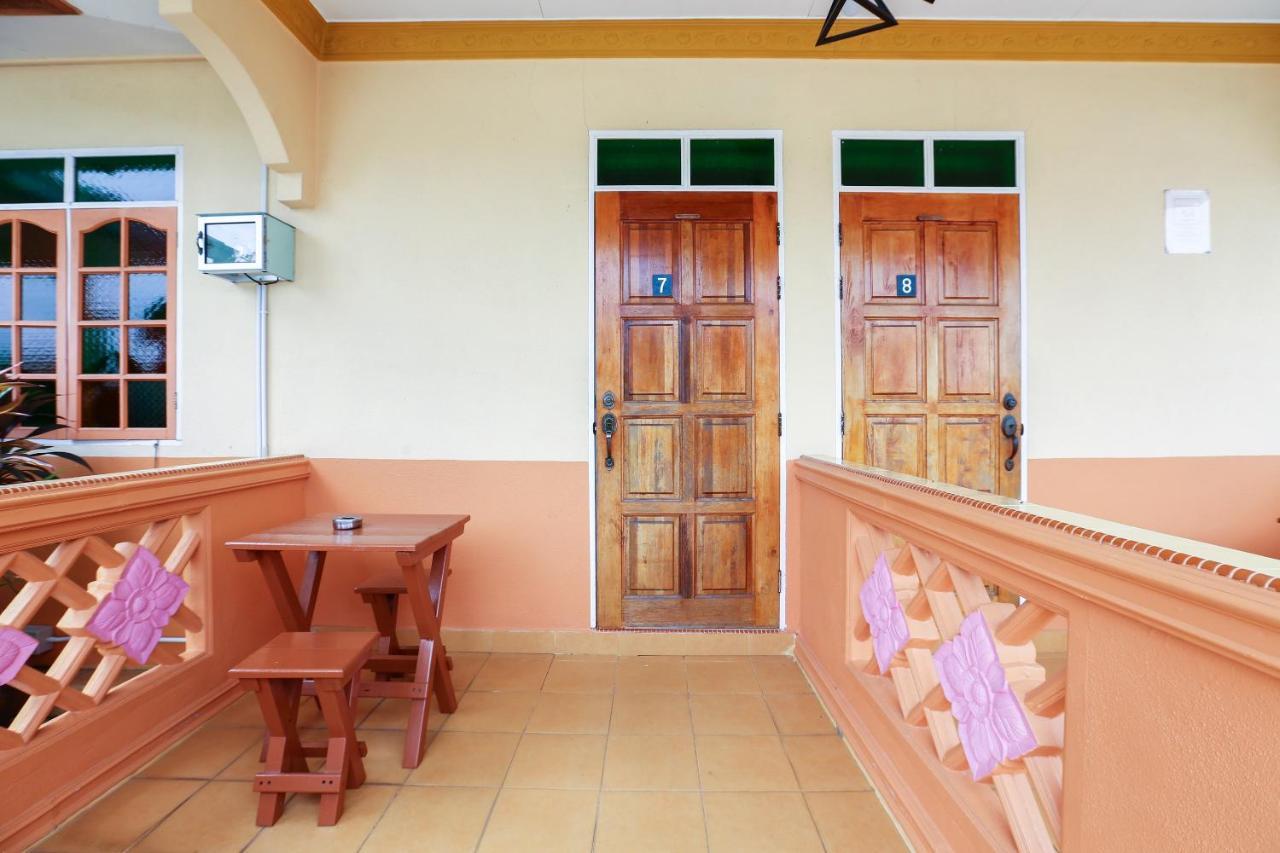 Oyo 89887 Chalet Yunie Marang Exterior foto